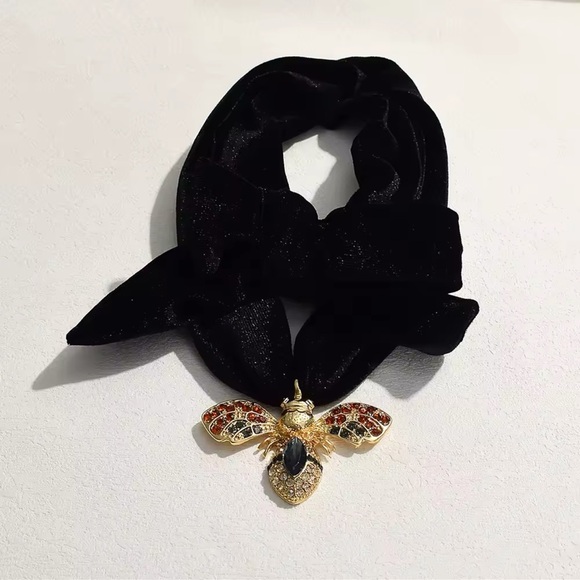 Black Velvet Ribbon Necklace with Jeweled Bee Pendant - Picture 7 of 17